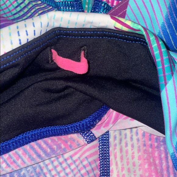 VSX Vibrant Geometric Leggings - Picture 5 of 6